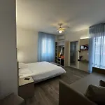 Отель Etna 3*