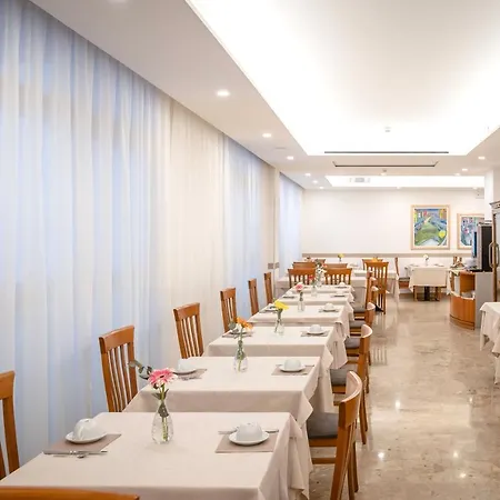 Hotell Etna Caorle