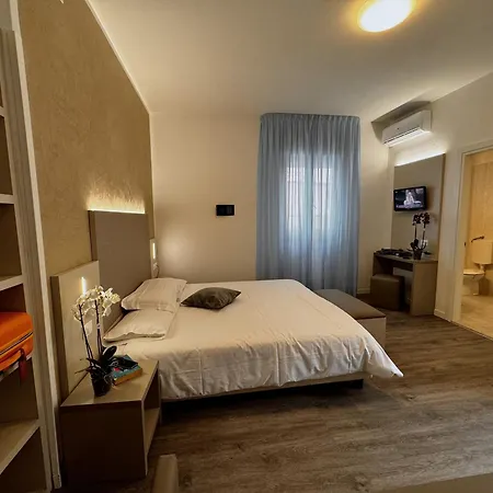 Hotell Etna Caorle