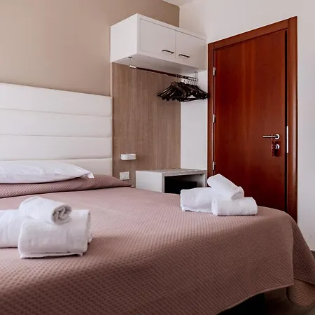 Hotell Etna 3*